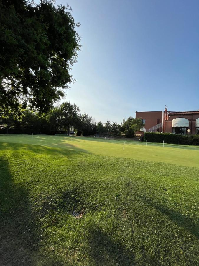 Villa Sofia, Golf Club Formigine Colombaro  ภายนอก รูปภาพ